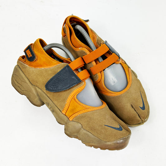 Halle Berry Air Rift [2003] (357/1050)