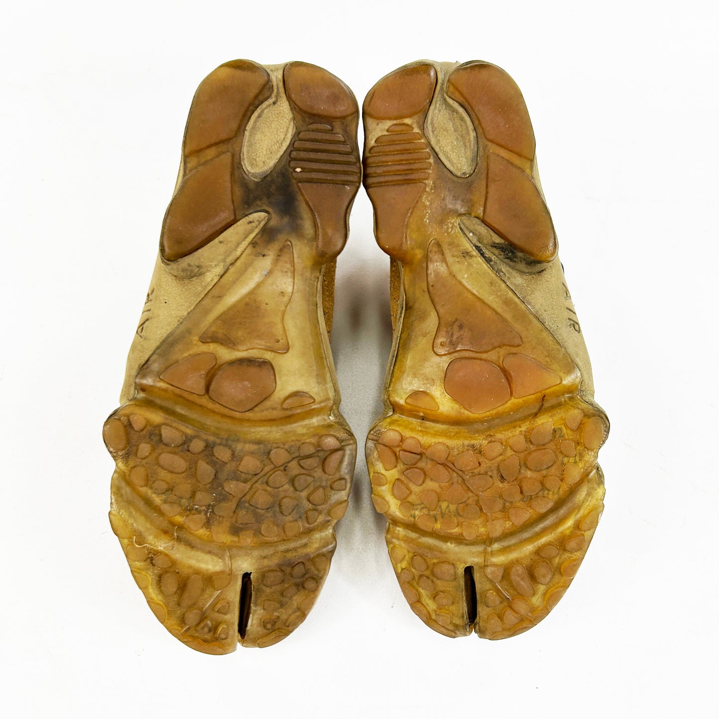 Halle Berry Air Rift [2003] (357/1050)