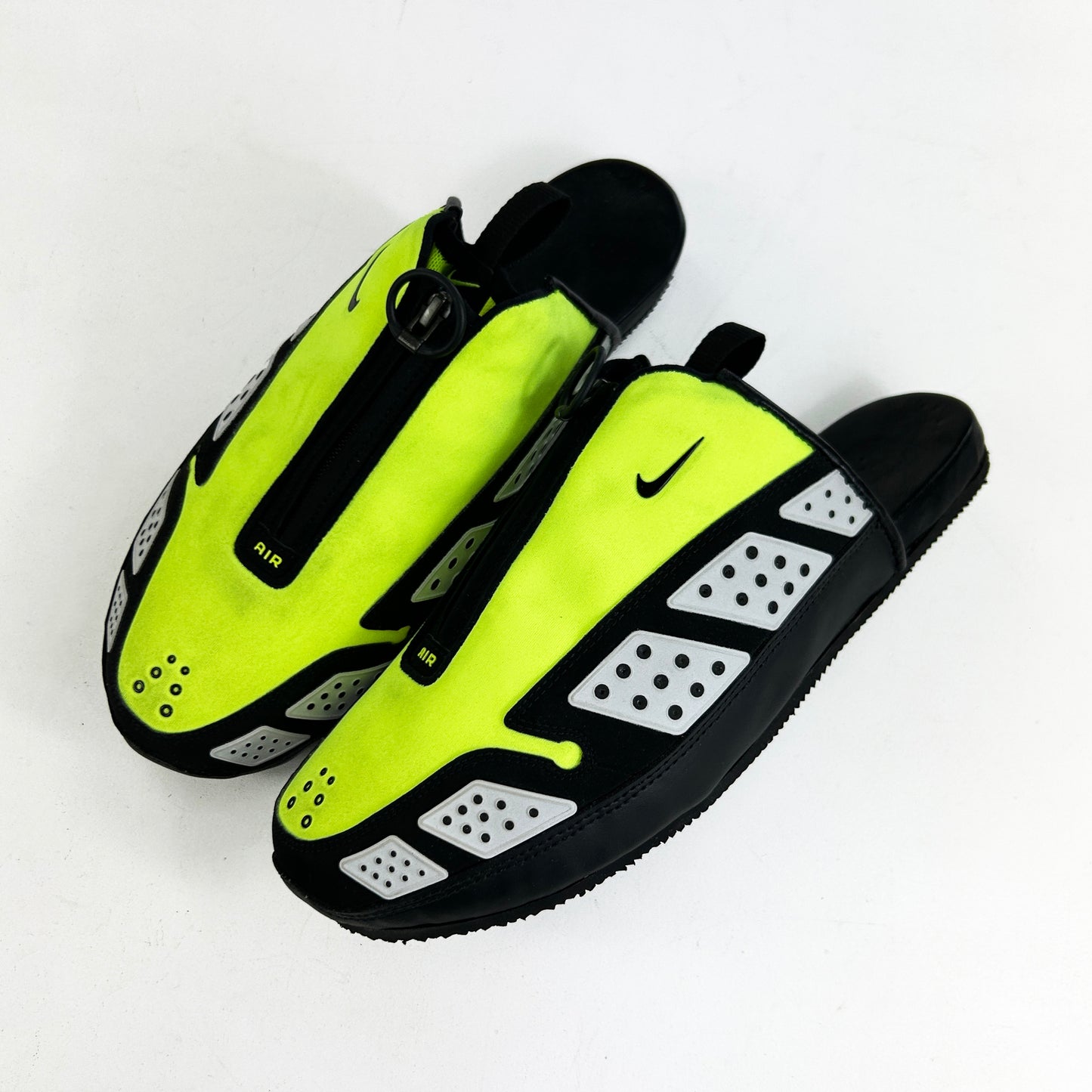 SLDR, by London Sneaker School