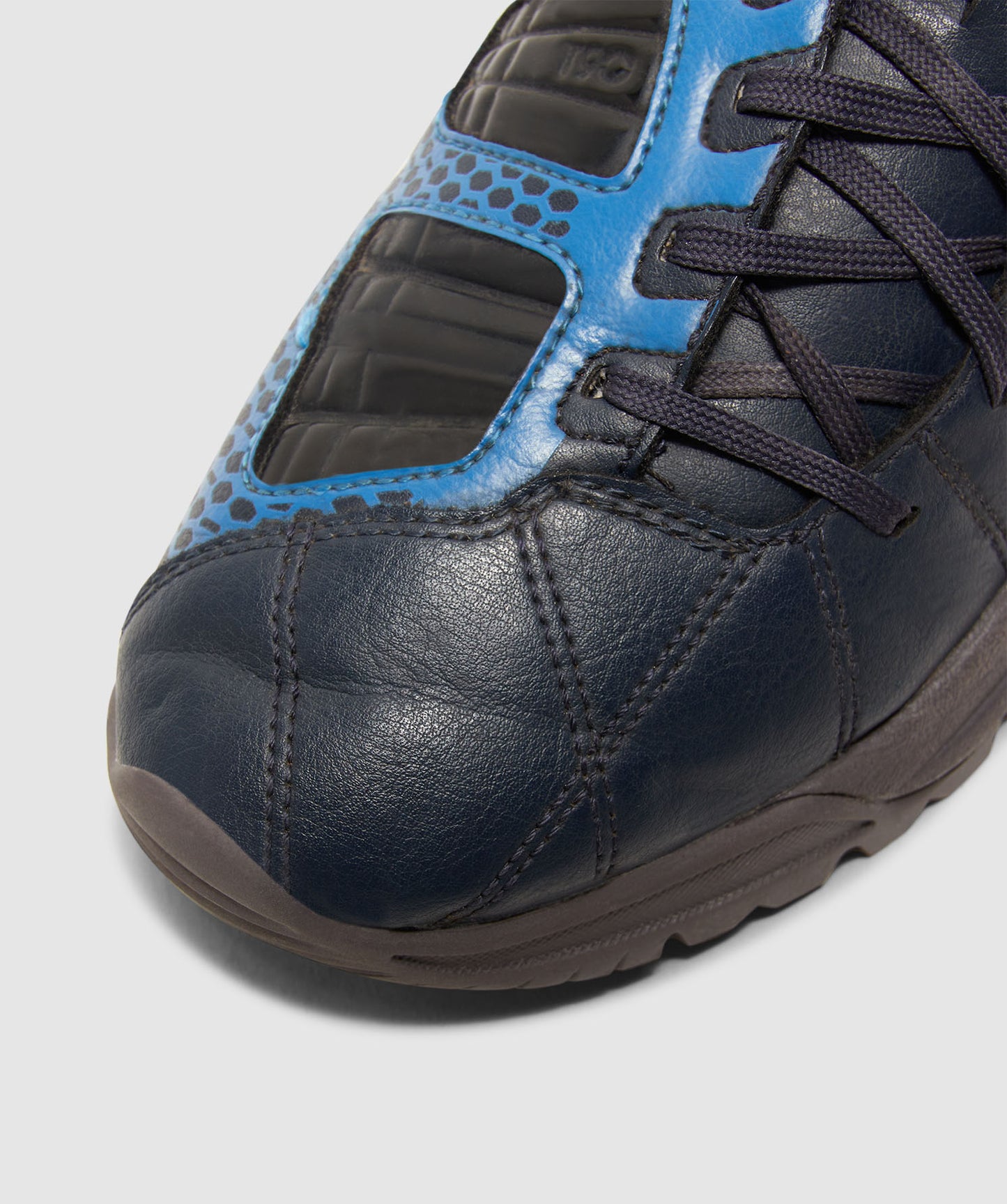 Total 90 Shoot 3 TF, w/ Vibram Safe Run sole unit [2011]