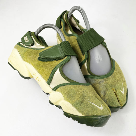 Liora Manné Air Rift [2005]