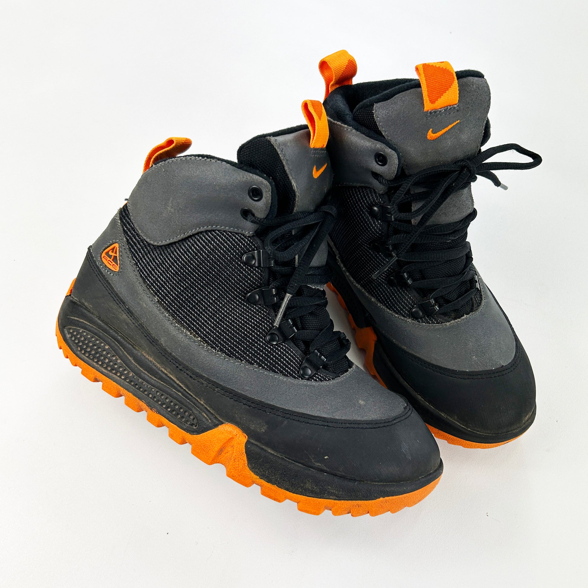 Black nike deals acg boots